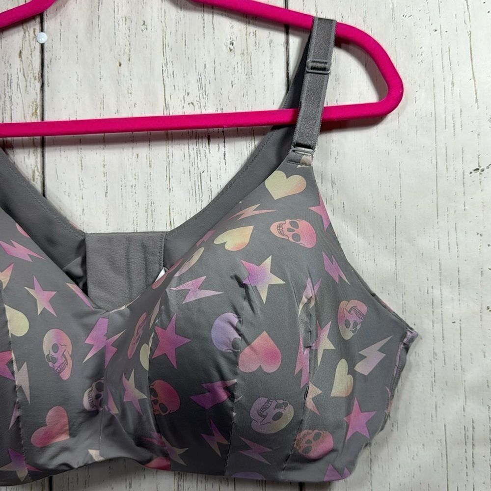 Torrid Curve Womens Wireless Gray Pink Skull Print Bra - Picture 3 of 14